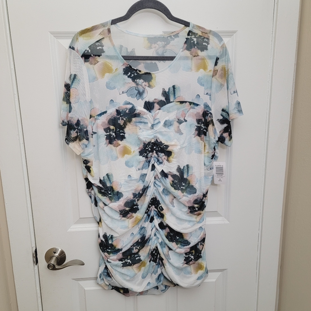 TORRID Stretch Floral Mesh Crew Neck Ruched Top Blouse - Picture 2 of 11